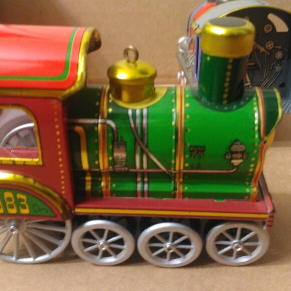 1983 vintage train Hallmark keepsake ornament - Picture 8 of 9